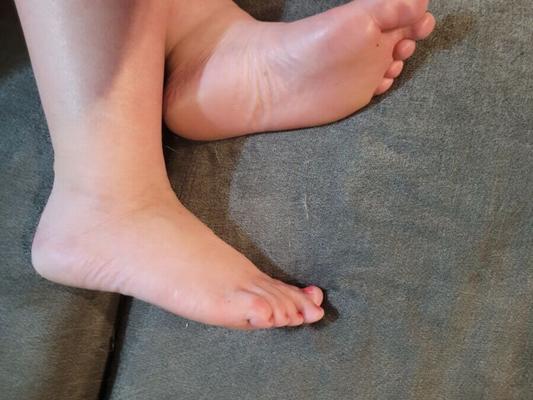Wife's feet waiting for a big dick