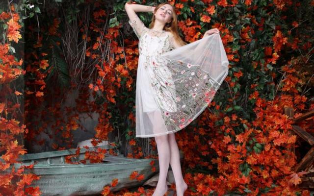Gorgeous Redhead Teen Feet in Nylons